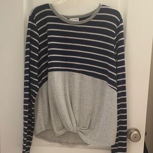 Eyeshadow Navy and Gray Top